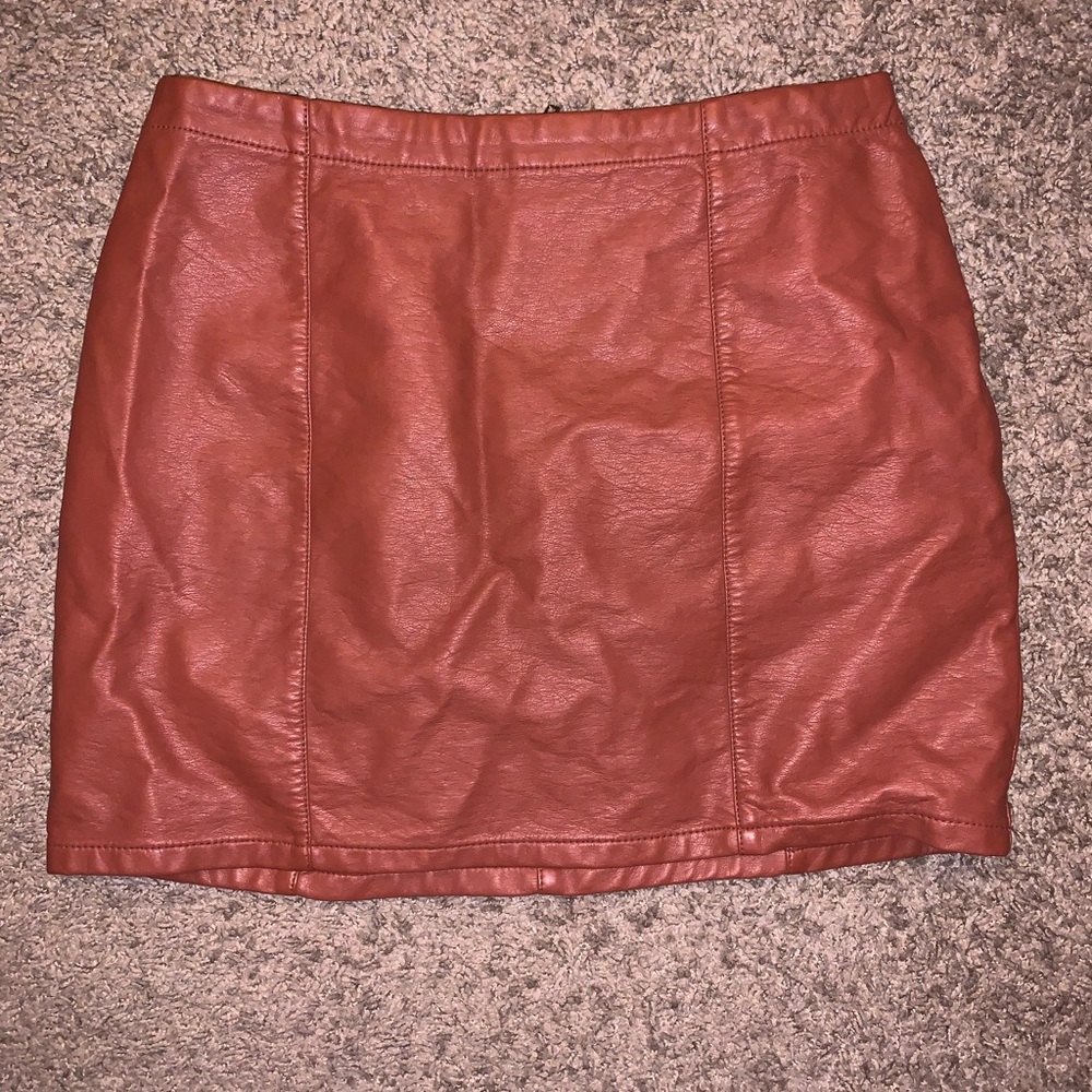 Fake leather skirt